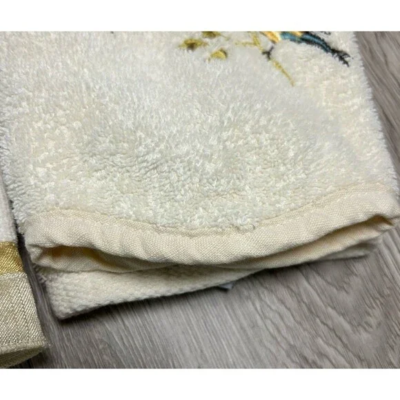 Set of 3 Vintage Avanti Hand Towels Gilded Songbird Embroidered Birds Cream - Picture 5 of 11